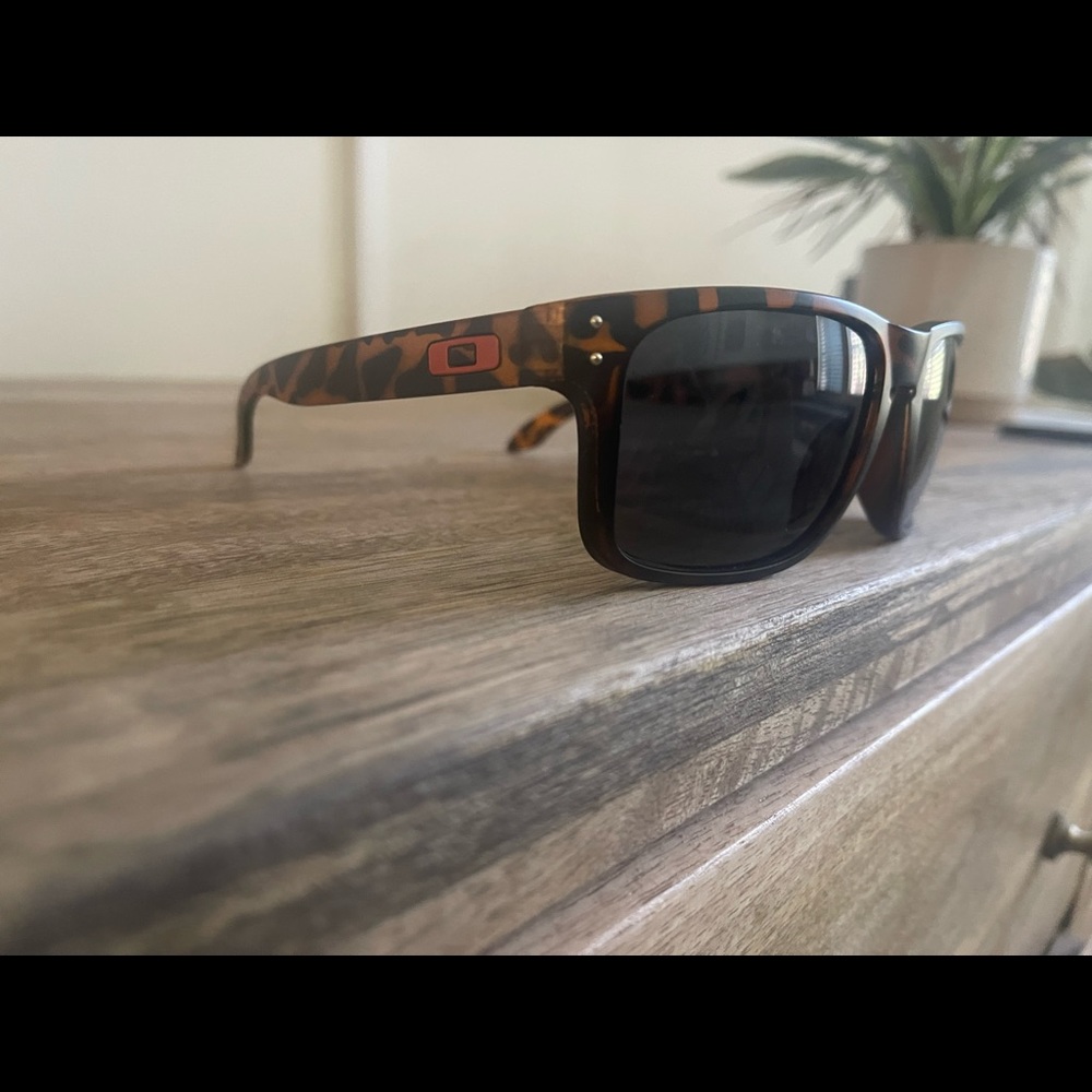 Oakley Holbrooks: Matte Brown Tortoise w/ Prizm Black Lenses